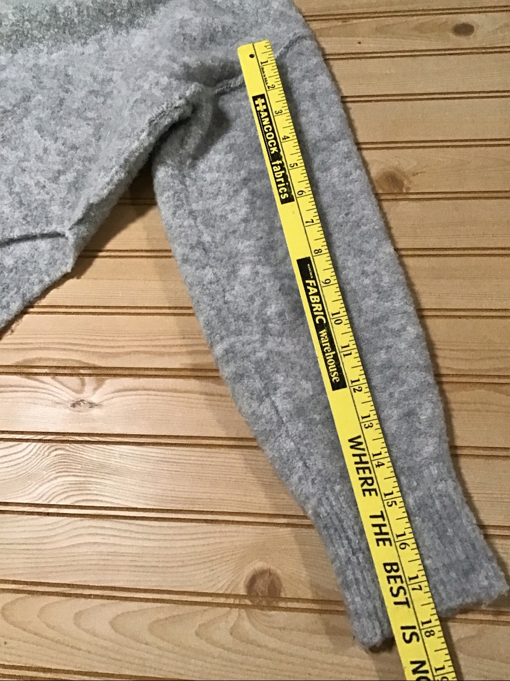Abercrombie & Fitch Women's Gray Exposed Seam Collared V-Neck Crop Sweater - Picture 6 of 8